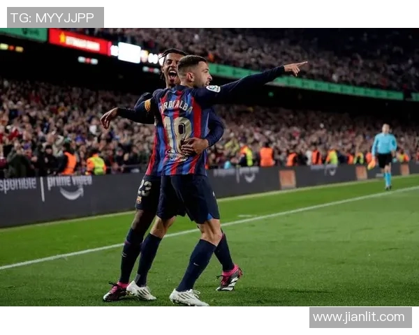 姆巴佩爆发！挑战巴萨后卫阿尔巴，夺得进球王宝座